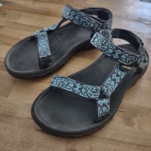 Teva men's hurricane sandals size 8